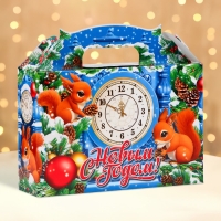 Новый год. Коробка подарочная новогодняя Ларец Белочки 26 х 23 х 7 см.