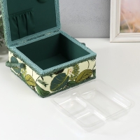 Шкатулка для рукоделия "Тропические листья на зелёном" 20х20х11 см Шкатулка для рукоделия "Тропические листья на зелёном" 20х20х11 см