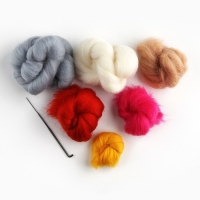 Валяние из шерсти на новый год. Игрушка своими руками «Гномик с подарком», новогодний набор для творчества Валяние из шерсти на новый год. Игрушка своими руками «Гномик с подарком», новогодний набор для творчества