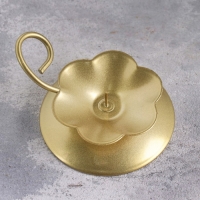 Подсвечник "Цветок Н" металл на одну свечу, 9х3,5 см, золотой Подсвечник "Цветок Н" металл на одну свечу, 9х3,5 см, золотой