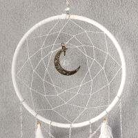 Ловец снов "Кисточки с белыми пёрышками" 40х15 см Ловец снов "Кисточки с белыми пёрышками" 40х15 см