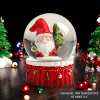 Сувенир полистоун водяной шар "Дедушка Мороз с ёлочкой" 4,5х4,5х6,5 см Сувенир полистоун водяной шар "Дедушка Мороз с ёлочкой" 4,5х4,5х6,5 см