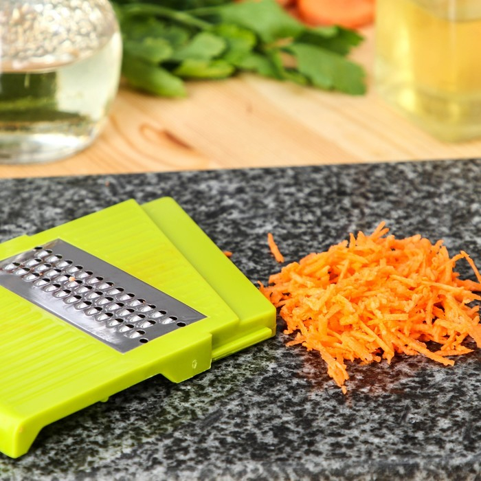 Овощерезка - шинковка со сменными насадками и контейнером Доляна, 6 насадок, 14&times;12,5&times;38,1 см, цвет белый, зелёный