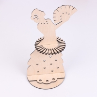 Салфетница &laquo;Дама с веером&raquo;, фанера