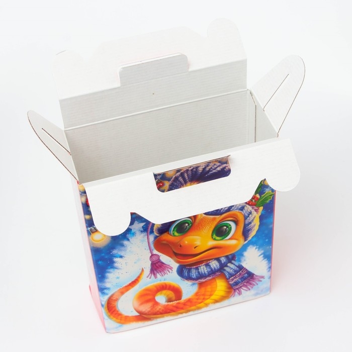 Новый год. Подарочная коробка Новогодняя Подарок Новый год. Подарочная коробка Новогодняя Подарок "Улыбка" с анимацией 16,8 х 6,8 х 20, 9 см.