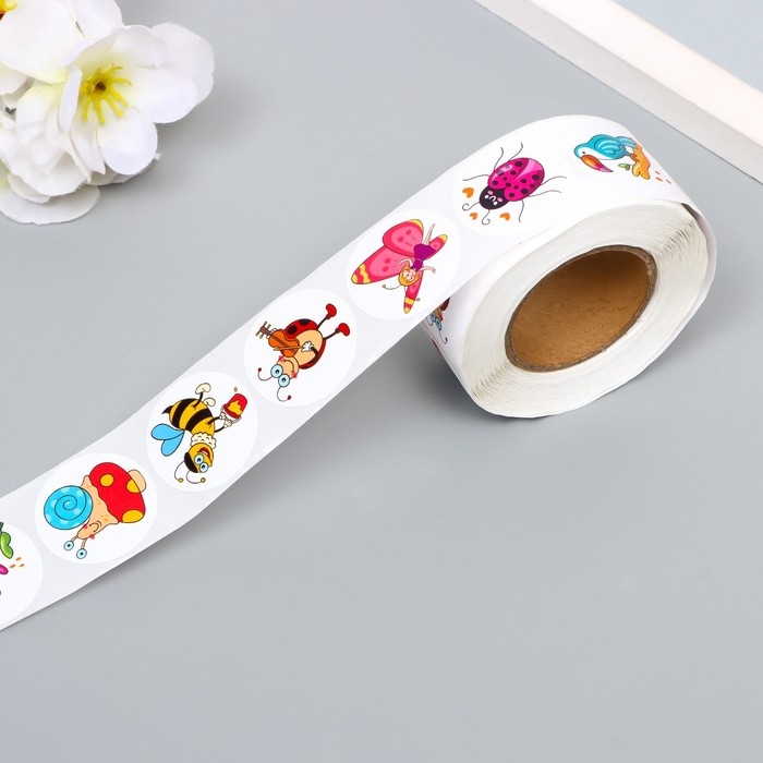 Наклейка бумага Наклейка бумага "Милые создания" d=2,5 см 500 шт в рулоне 3х6х6 см