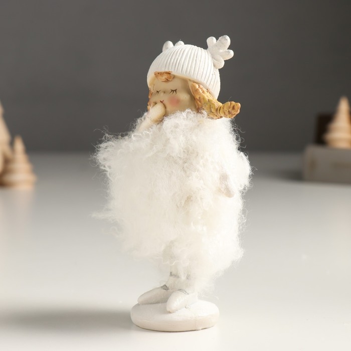 Сувенир полистоун "Малышка в белом пуховом платье в шапке с рожками" МИКС 6,5х6х12,5 см