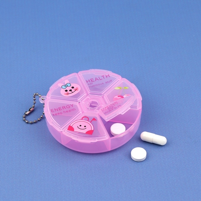 Таблетница, с цепочкой, d = 8 &times; 2 см, 6 секций, цвет розовый