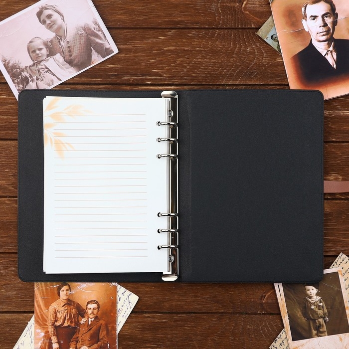 Родословная книга со встроенной флешкой 16 Gb &laquo;Наше фамильное дерево&raquo;, 17,5 х 23 см.