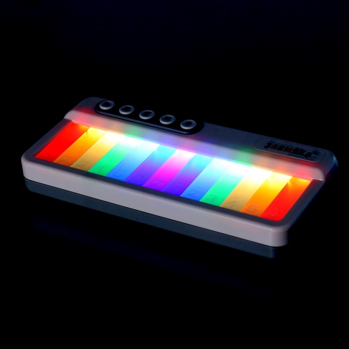 Музыкальное пианино звук, свет, цвет белый Музыкальное пианино звук, свет, цвет белый