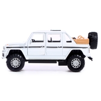 Машина металлическая &laquo;Внедорожник&raquo;, инерционная, открываются двери и капот, световые и звуковые эффекты, цвет МИКС