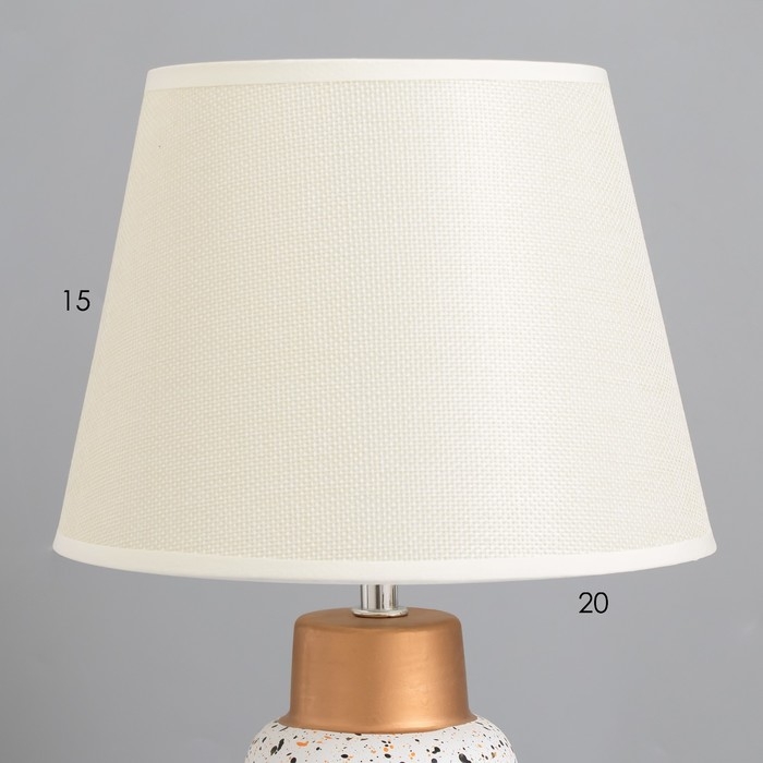 Лампа настольная "Кианг" 1х40Вт Е14 белый/золото 22х22х38см