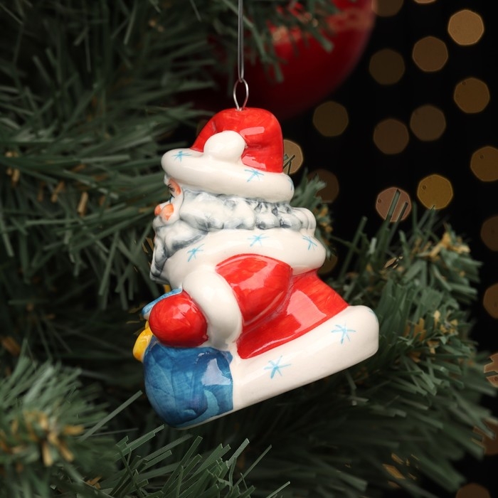 Ёлочная фарфоровая игрушка Ёлочная фарфоровая игрушка "Дед Мороз с часами", красная шуба, 8 см