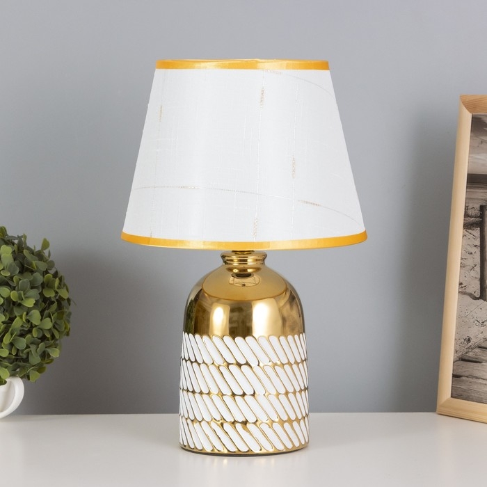 Лампа настольная Лампа настольная "Лаура" 1х40Вт Е14 белый/золото 22х22х36см