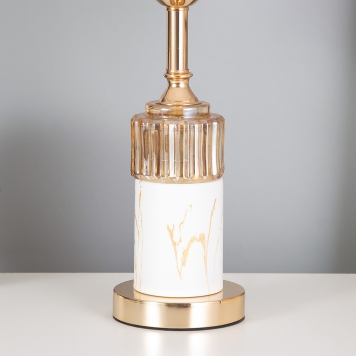 Лампа настольная Лампа настольная "Рамира" 1х40Вт Е27+подсветка, белый/золото 27х27х48см