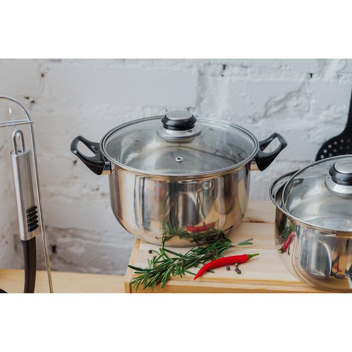 Набор посуды из нержавеющей стали &laquo;Чёрная ночь&raquo;, 8 предметов: ковш 1,5 л, 2 кастрюли 2/3 л, сковорода d=24 см, крышки, стенки 0,3 мм, дно 5 мм