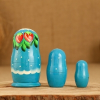 Матрёшка &laquo;Земляничка&raquo;, голубое платье, 3 кукольная, 10-12 см