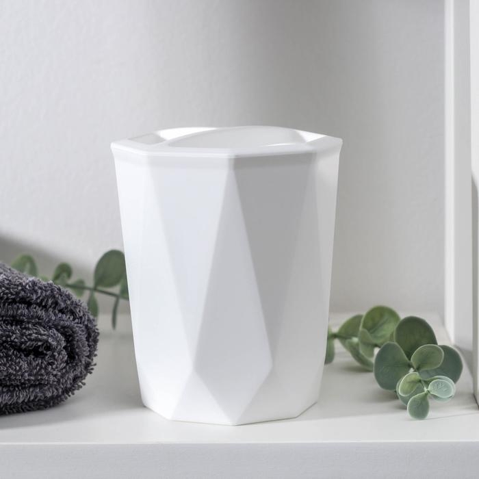 Подставка для зубных щёток «Призма», 9,5×9,5×11,5 см, цвет белый Подставка для зубных щёток «Призма», 9,5×9,5×11,5 см, цвет белый