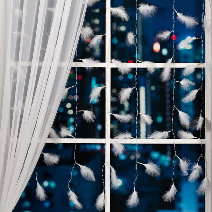 Гирлянда &laquo;Занавес&raquo; 3 &times; 1.4 м с насадками &laquo;Перья&raquo;, IP20, прозрачная нить, 80 LED, свечение мульти (RG/RB), мигание, 220 В