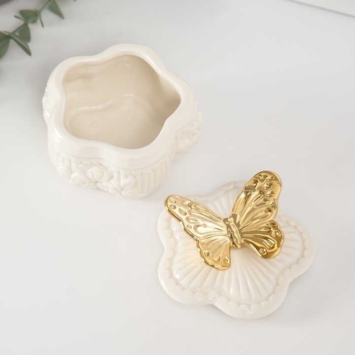 Шкатулка керамика Шкатулка керамика "Бабочка на цветке прованс" белая 8,5х8,5х8 см