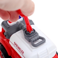 Конструктор винтовой &laquo;Пожарная машина&raquo;, с отвёрткой, 29 деталей