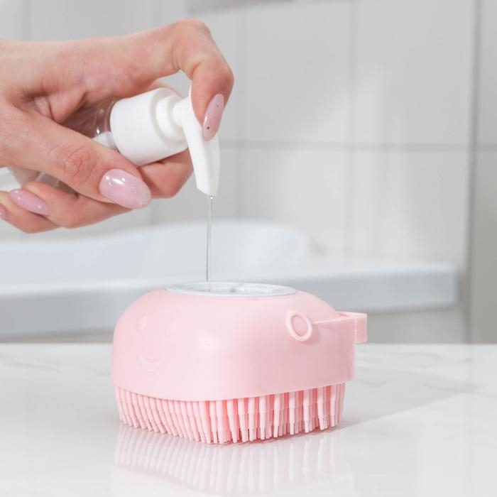 Щётка силиконовая с ёмкостью для мыла Доляна, цвет МИКС