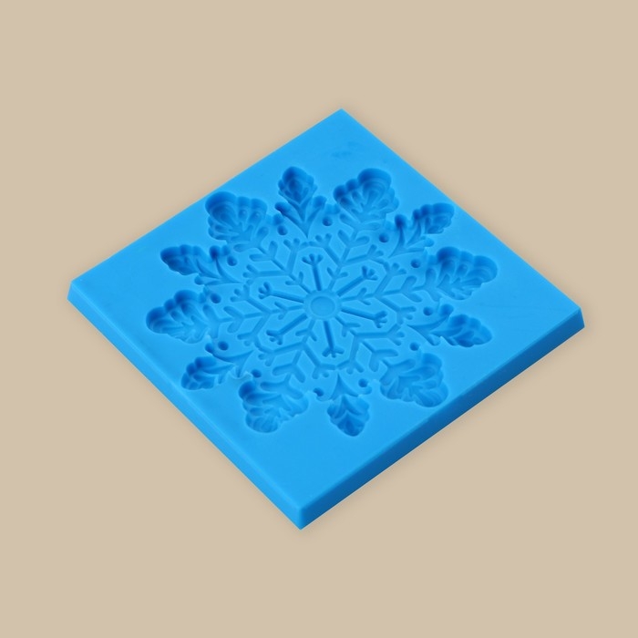 Силиконовый молд для творчества «Снежинка», 8 х 8 см. Силиконовый молд для творчества «Снежинка», 8 х 8 см.