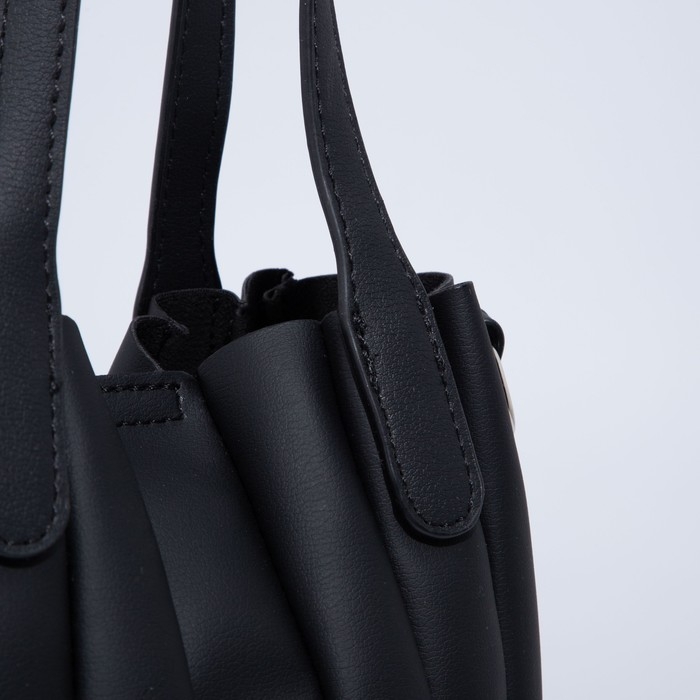 Сумка-тоут на магните, длинный ремень, цвет чёрный