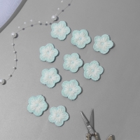 Вязаные элементы «Цветочки», 2,8 × 2,8 см, 10 шт, цвет зелёный/белый Вязаные элементы «Цветочки», 2,8 × 2,8 см, 10 шт, цвет зелёный/белый