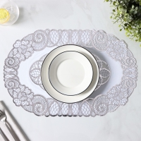 Салфетки сервировочные на стол Доляна &laquo;Листья&raquo;, ажурные, 46&times;30 см, 4 шт, ПВХ, цвет серебряный