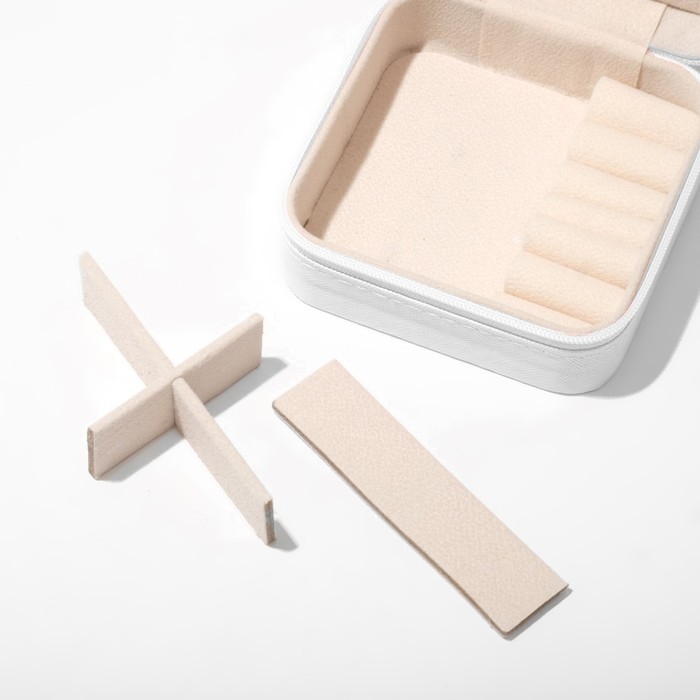 Органайзер для хранения украшений &laquo;Шкатулка портативная&raquo;, 10,5&times;10,5&times;5 см, цвет белый