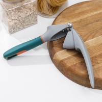 Пресс для чеснока Magistro Coral, 20,2&times;4,2&times;6,5 см, цвет зелёный, серый