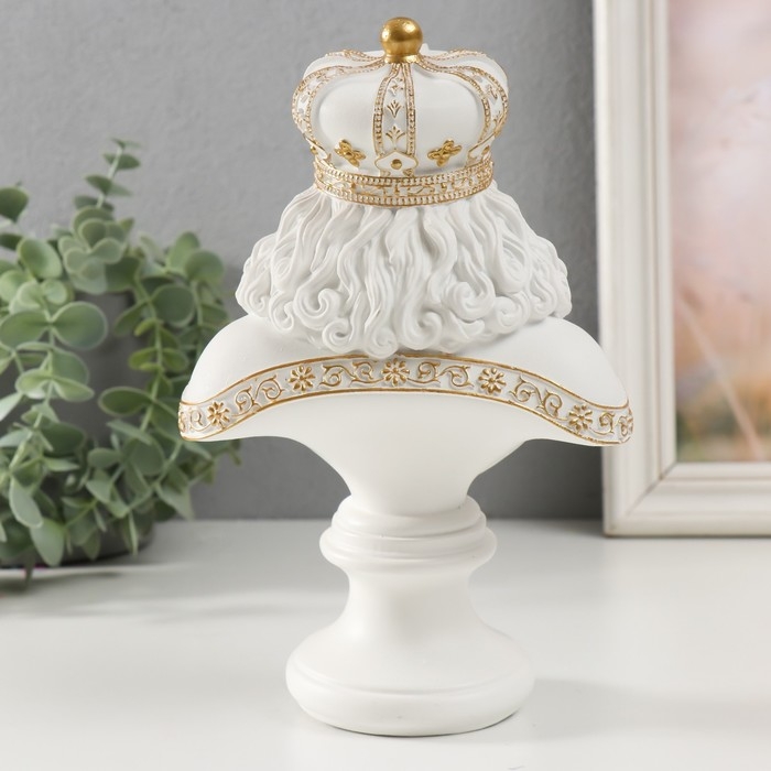 Сувенир полистоун Сувенир полистоун "Бюст. Король" белый с золотом 9х14х22,5 см