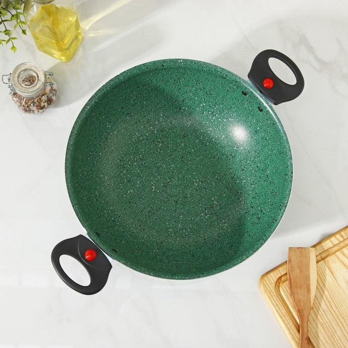 Казан, 4 л, d=28 см, стеклянная крышка, две съёмные ручки, антипригарное покрытие, цвет зелёный Казан, 4 л, d=28 см, стеклянная крышка, две съёмные ручки, антипригарное покрытие, цвет зелёный