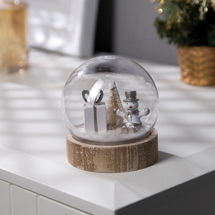 Светодиодная фигура &laquo;Шар со снеговиком&raquo; 8 &times; 8.5 &times; 8 см, дерево, пластик, батарейки AG13х3 (в комплекте), свечение тёплое белое