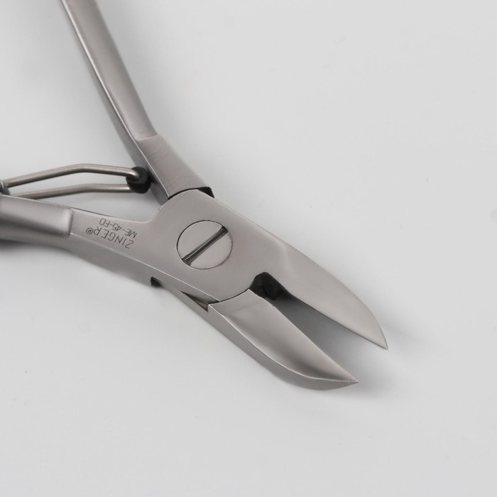 Кусачки педикюрные, прямое лезвие, 11 см, длина лезвия - 16 мм, на блистере, цвет матовый серебристый, ME-45-D(FD) Кусачки педикюрные, прямое лезвие, 11 см, длина лезвия - 16 мм, на блистере, цвет матовый серебристый, ME-45-D(FD)