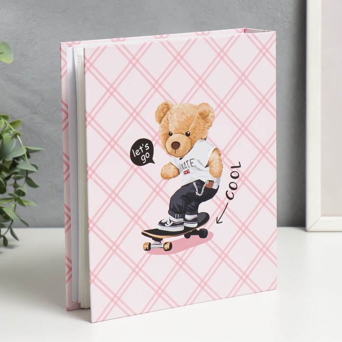 Фотоальбом на 80 фото 10х15 см "Мишка в кресле" в коробке МИКС 23х5х19 см