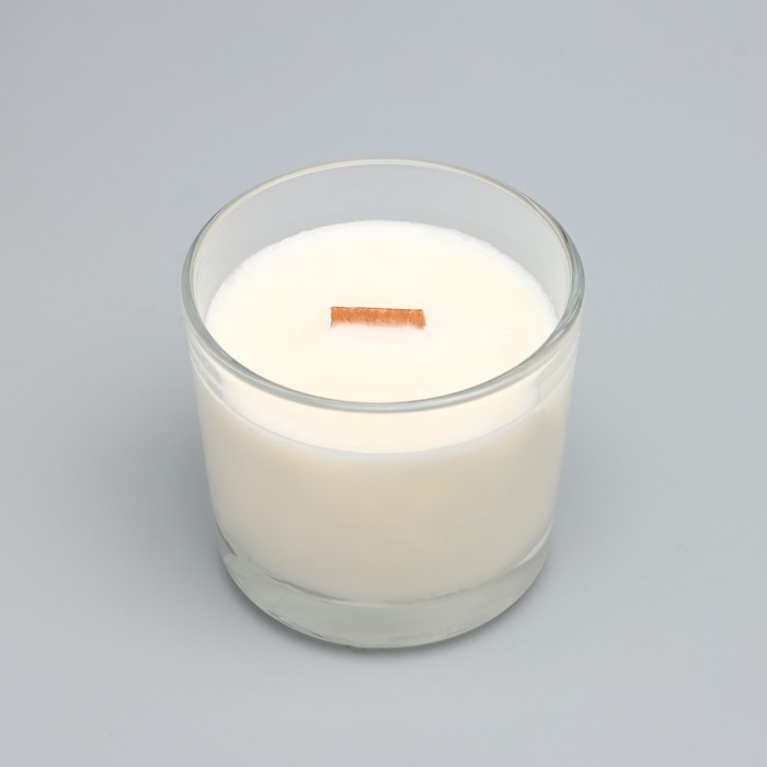 Свеча из соевого воска в стакане с деревянным фитилем Свеча из соевого воска в стакане с деревянным фитилем "Кокосовый рай", 65 гр