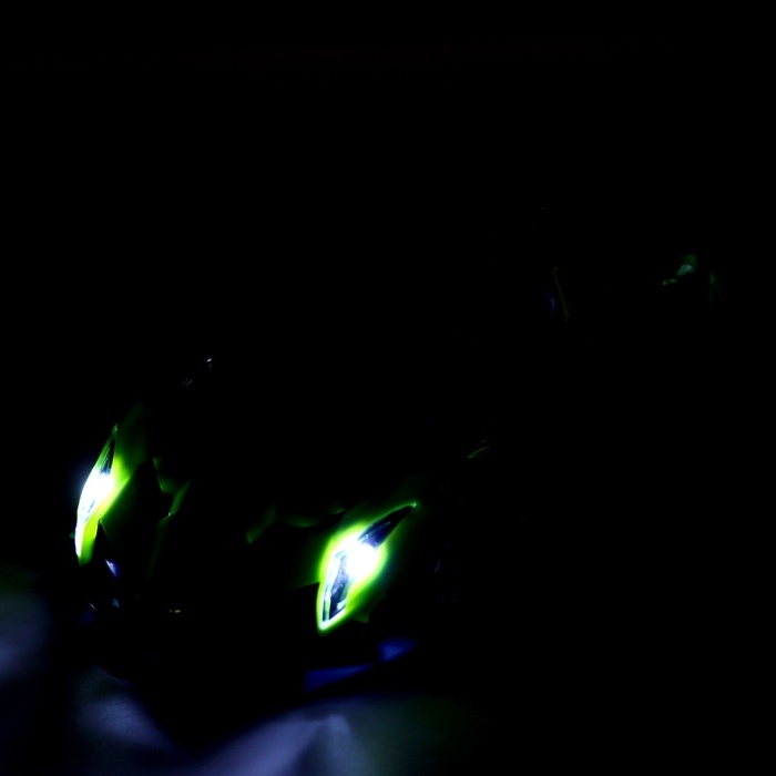 Машинка радиоуправляемая &laquo;СпортКар&raquo;, аккумулятор, на пульте управления, световые эффекты, цвет зеленый, 1:18