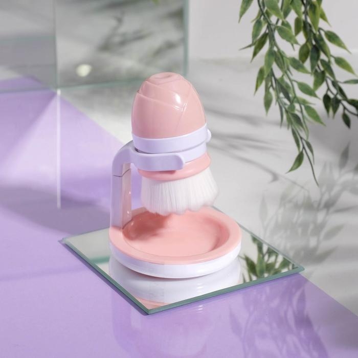 Щёточка для умывания с подставкой &laquo;Авокадо&raquo;