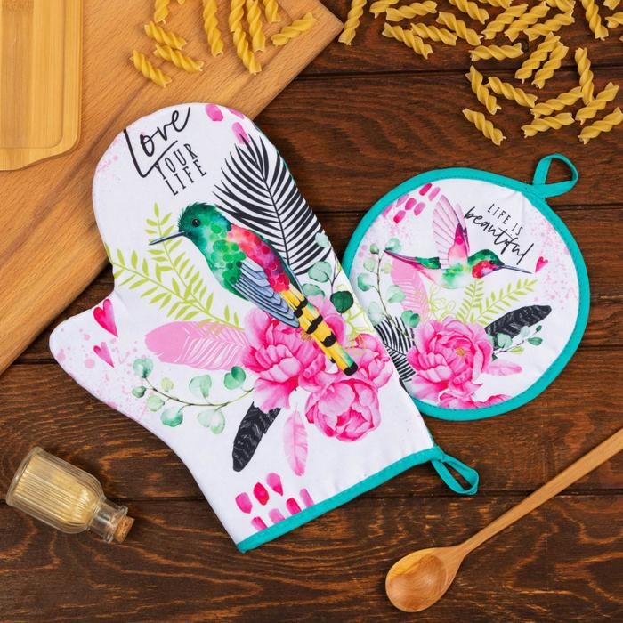 Набор кухонный &laquo;Love your live&raquo;: варежка-прихватка 20х28 см, прихватка 17х17 см, 35% х/л, 65% п/э