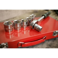 Набор инструментов в металлическом кейсе ТУНДРА, автомобильный, CrV, 1/2", 24 предмета Набор инструментов в металлическом кейсе ТУНДРА, автомобильный, CrV, 1/2", 24 предмета