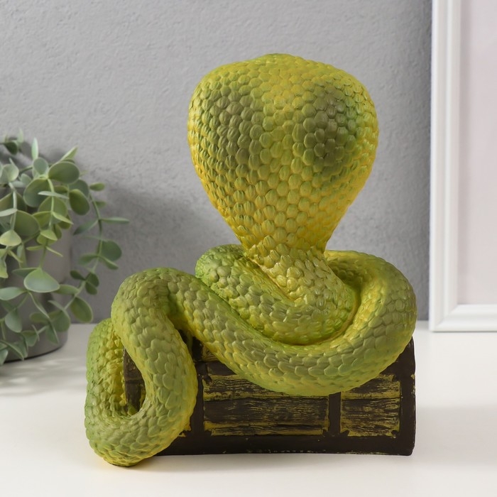 Копилка Копилка "КОБРА НА СУНДУКЕ " 20 х17 х 12 см.