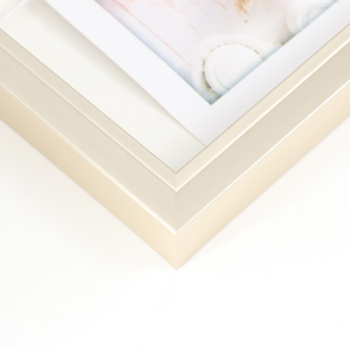 Фоторамка пластик на 6 фото Фоторамка пластик на 6 фото "Теплые воспоминания" с прищепками, золото 53х30 см