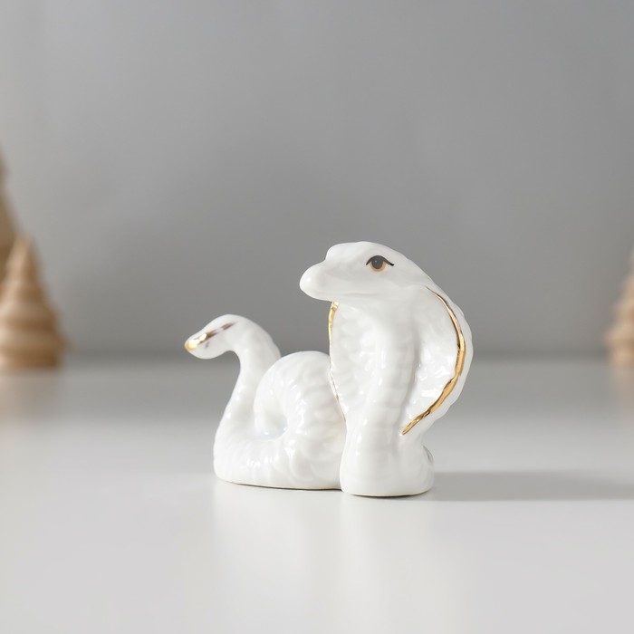 Сувенир керамика Сувенир керамика "Белая кобра" с золотом 4,3х6,4х4,8 см