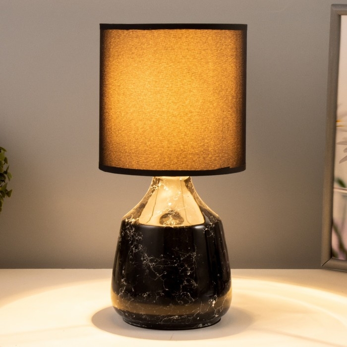 Настольная лампа "Антес" Е14 40Вт черный 15х15х32 см RISALUX