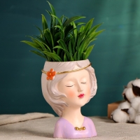 Кашпо "Мечтательница" сиреневое, 8х9х12см, 0,25л, d-5,5 см Кашпо "Мечтательница" сиреневое, 8х9х12см, 0,25л, d-5,5 см