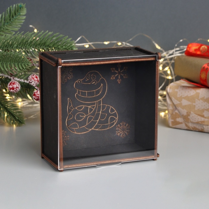 Новогодняя шкатулка Новогодняя шкатулка "Змей улыбается" 6х12х12 см