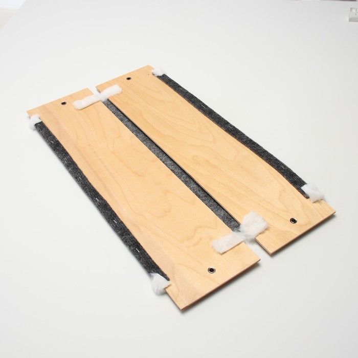 Когтеточка угловая широкая, ковролин с мехом, 60 х 30 см Когтеточка угловая широкая, ковролин с мехом, 60 х 30 см