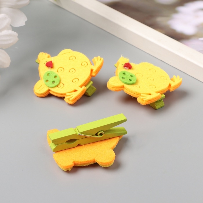 Декор для творчества дерево фетр Декор для творчества дерево фетр "Прищепка. Курочка с яйцом" набор 3 шт 1,8х3,8х4,8 см МИКС